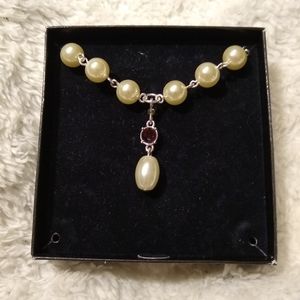 AVON Pearlesque Drop Necklace